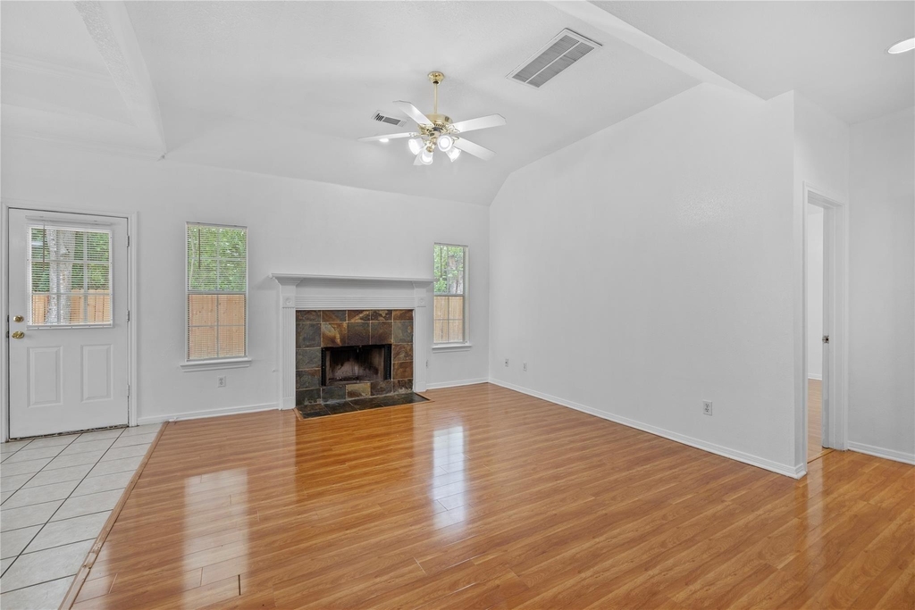 2106 Hawks Road - Photo 4