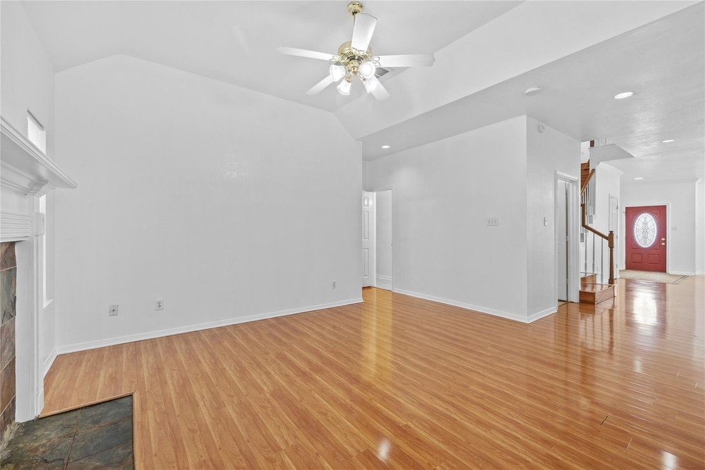 2106 Hawks Road - Photo 5