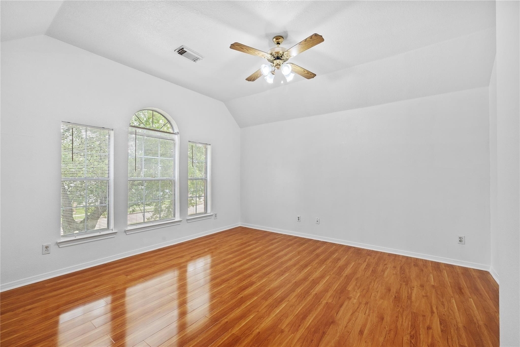 2106 Hawks Road - Photo 17