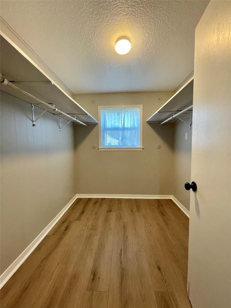 817 N Valderas Street - Photo 6