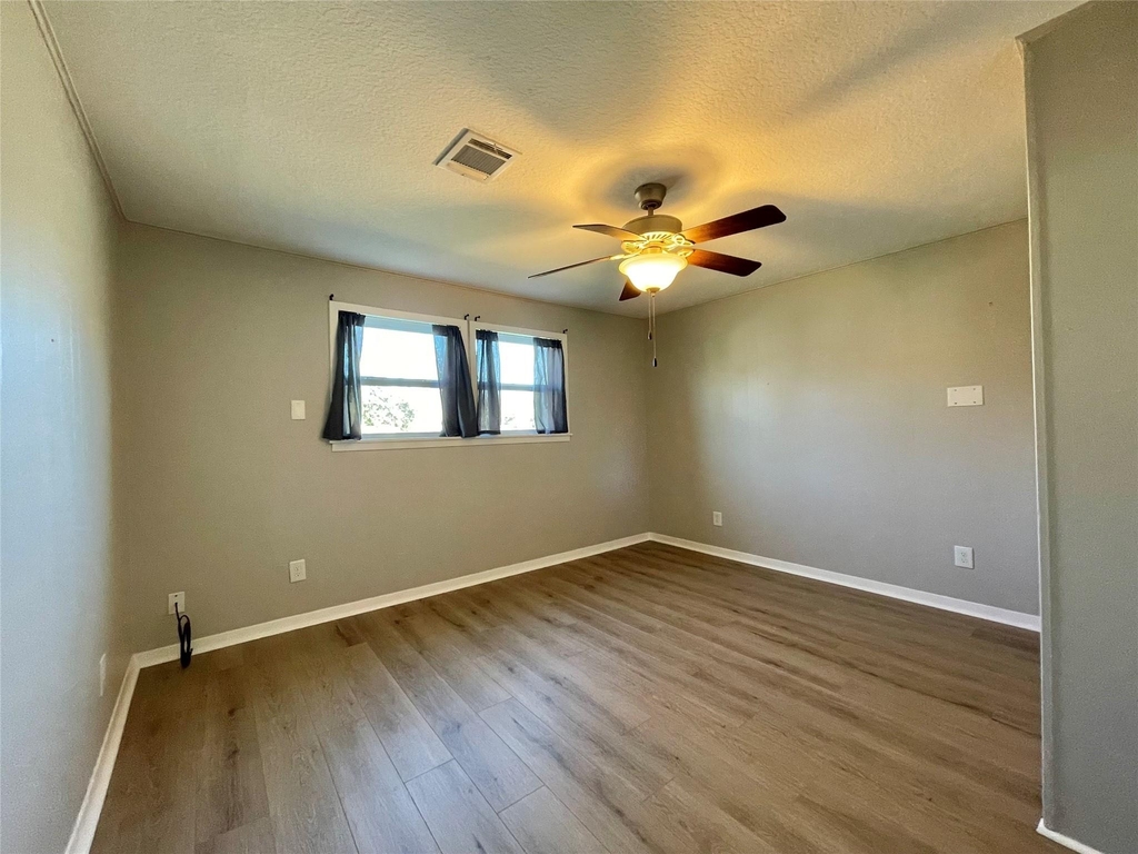 817 N Valderas Street - Photo 9