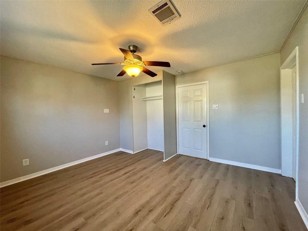 817 N Valderas Street - Photo 10