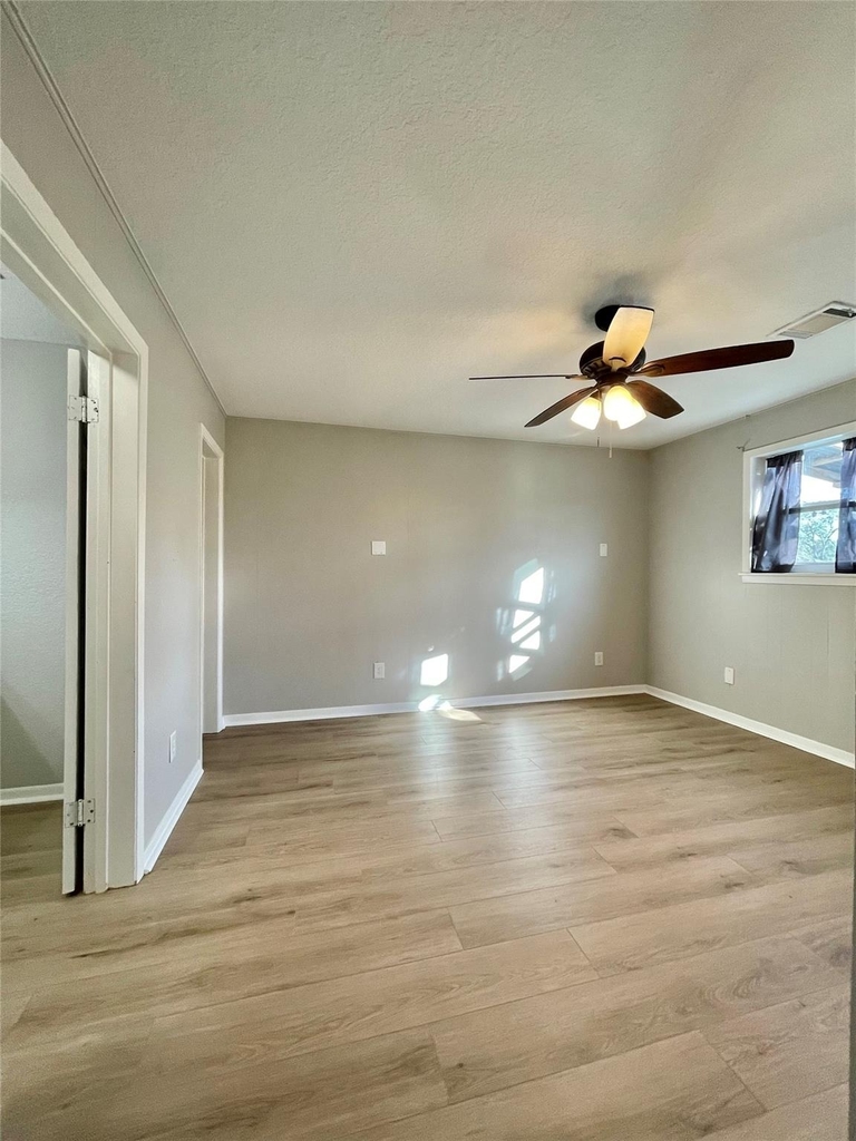 817 N Valderas Street - Photo 15