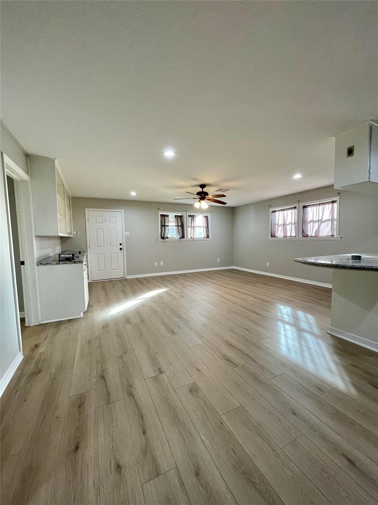 817 N Valderas Street - Photo 12