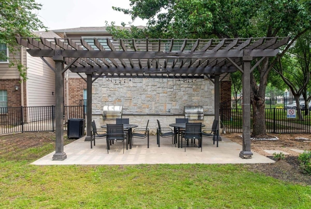 11355 Richmond Avenue - Photo 3