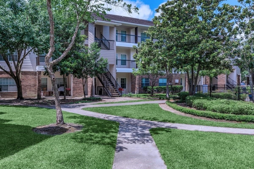 11355 Richmond Avenue - Photo 1