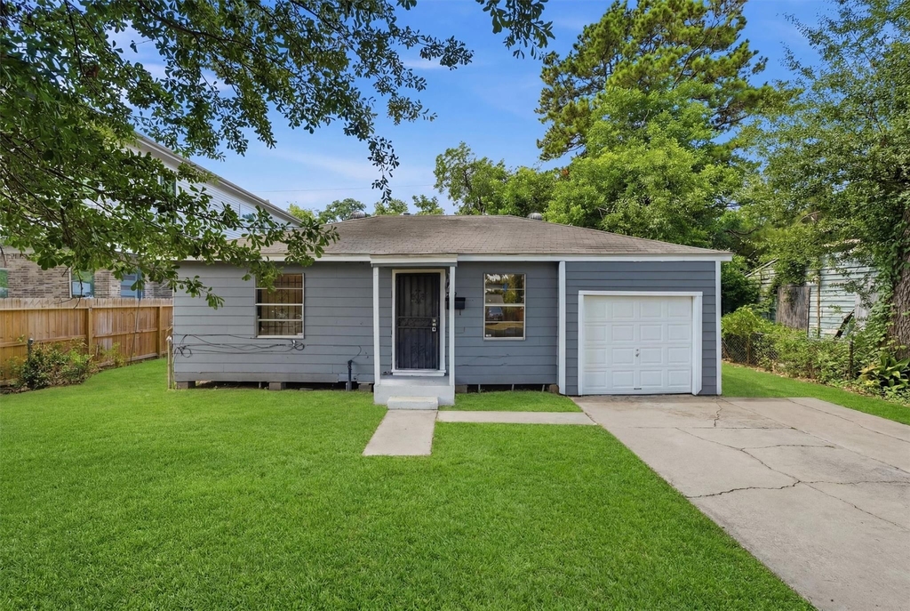 5326 Wenda Street - Photo 0