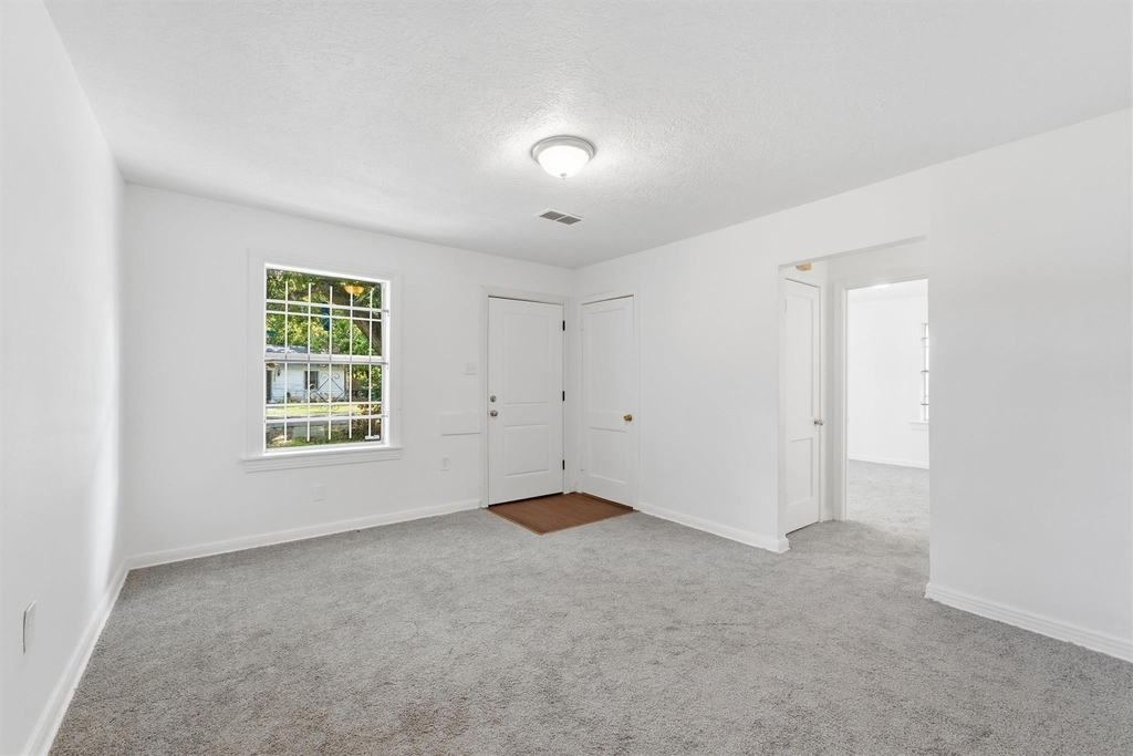 5326 Wenda Street - Photo 5
