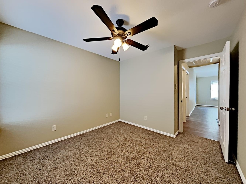 2308 Arrowhead Dr - Photo 9