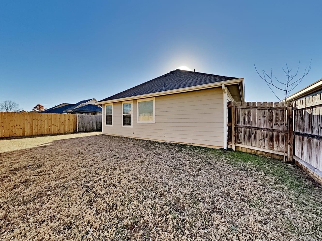 2308 Arrowhead Dr - Photo 12