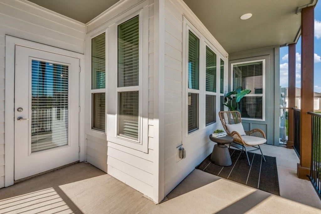 2201 Creekview Drive - Photo 11