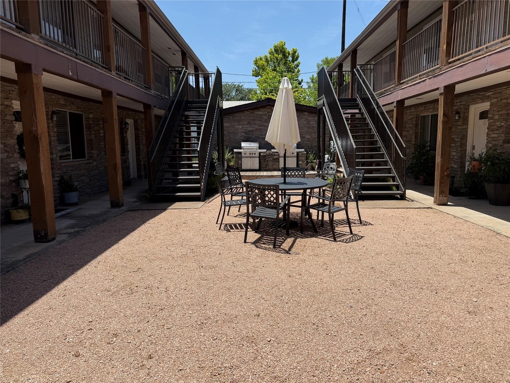 1447 Heights Boulevard - Photo 12