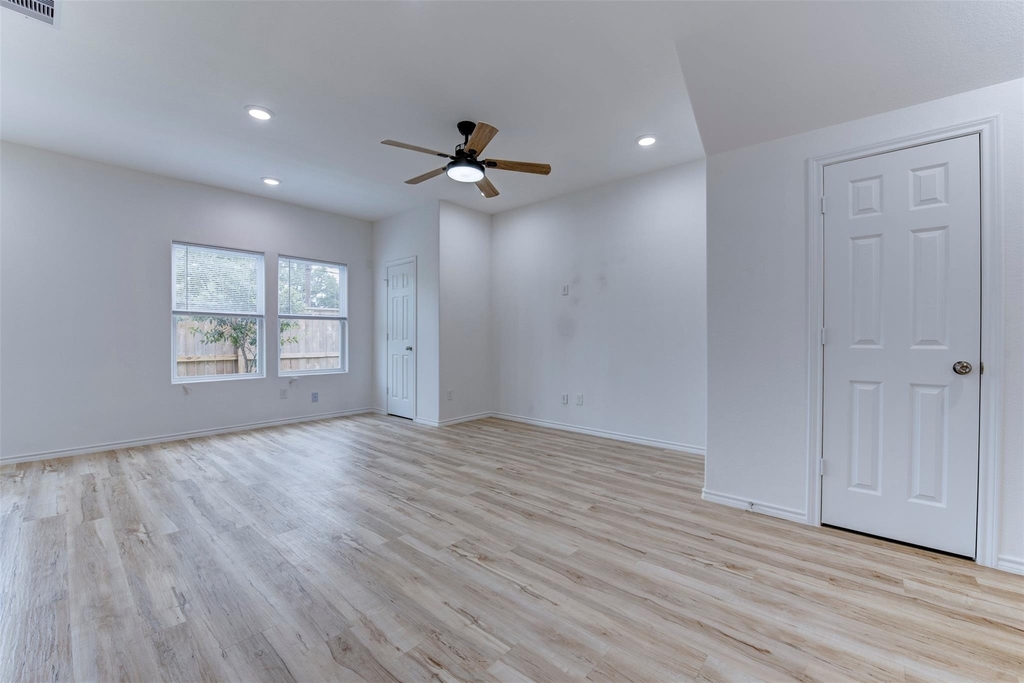 8202 Homewood Lane - Photo 10