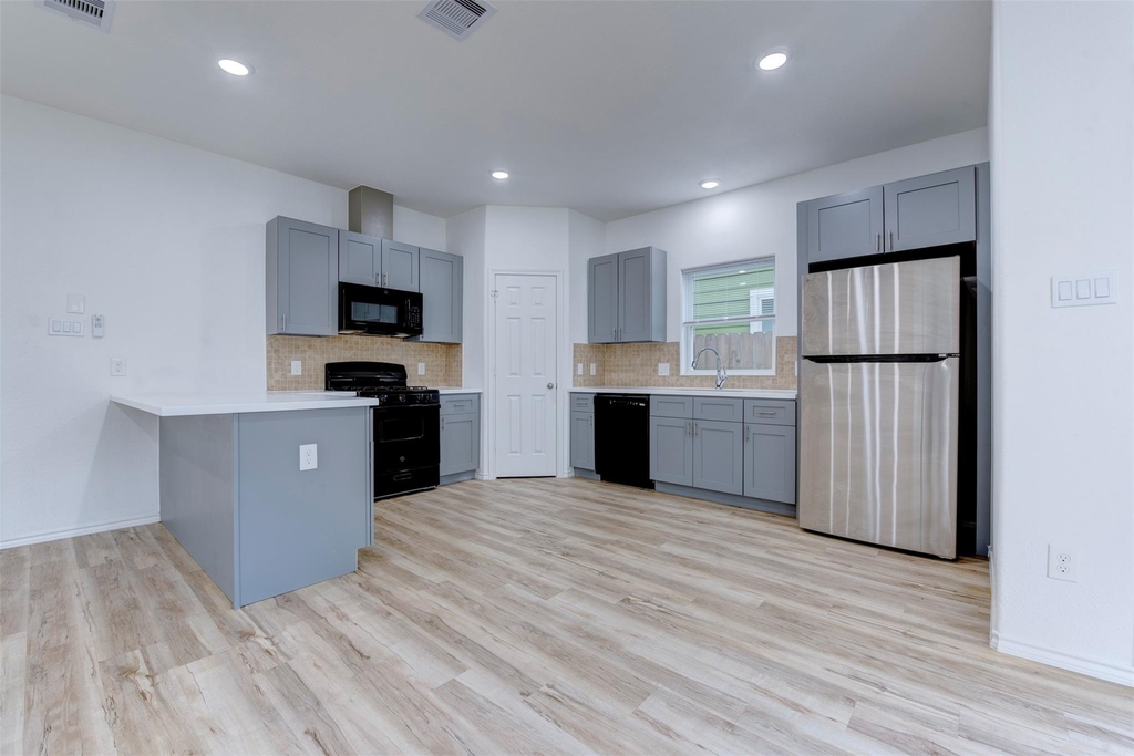 8202 Homewood Lane - Photo 12