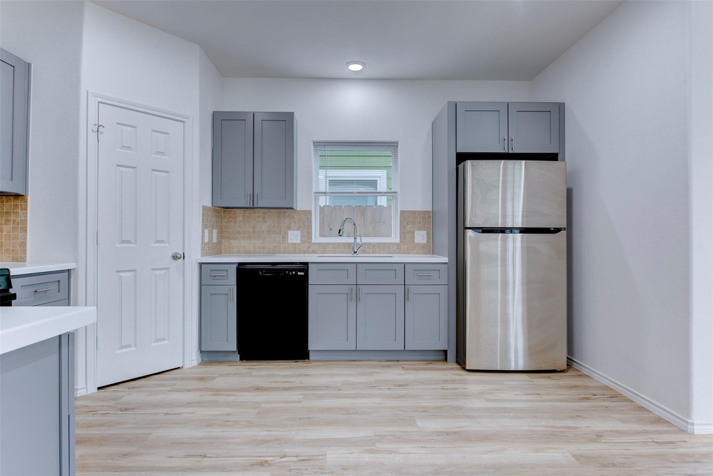 8202 Homewood Lane - Photo 13