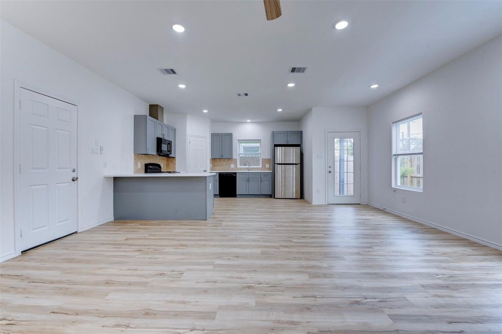 8202 Homewood Lane - Photo 11