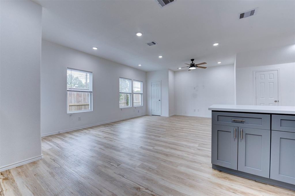8202 Homewood Lane - Photo 7