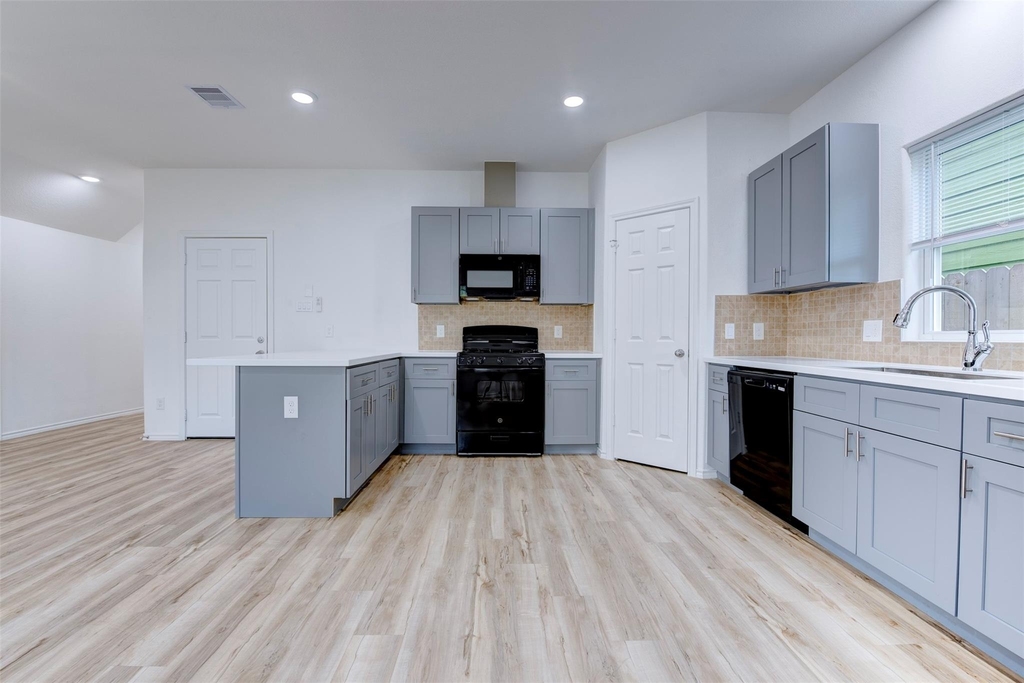8202 Homewood Lane - Photo 18