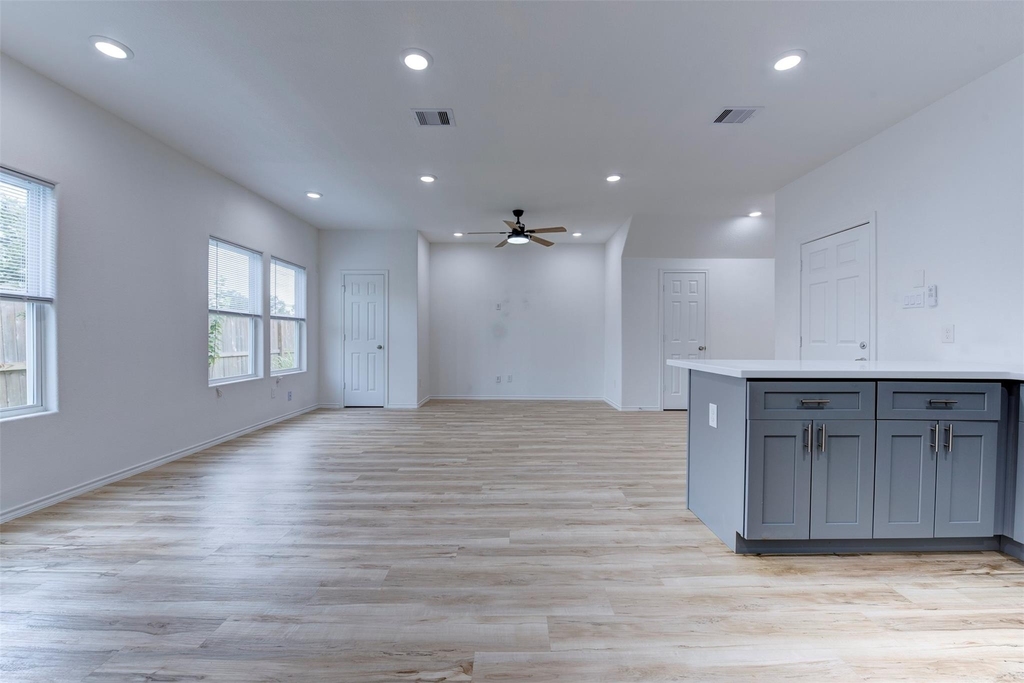 8202 Homewood Lane - Photo 8