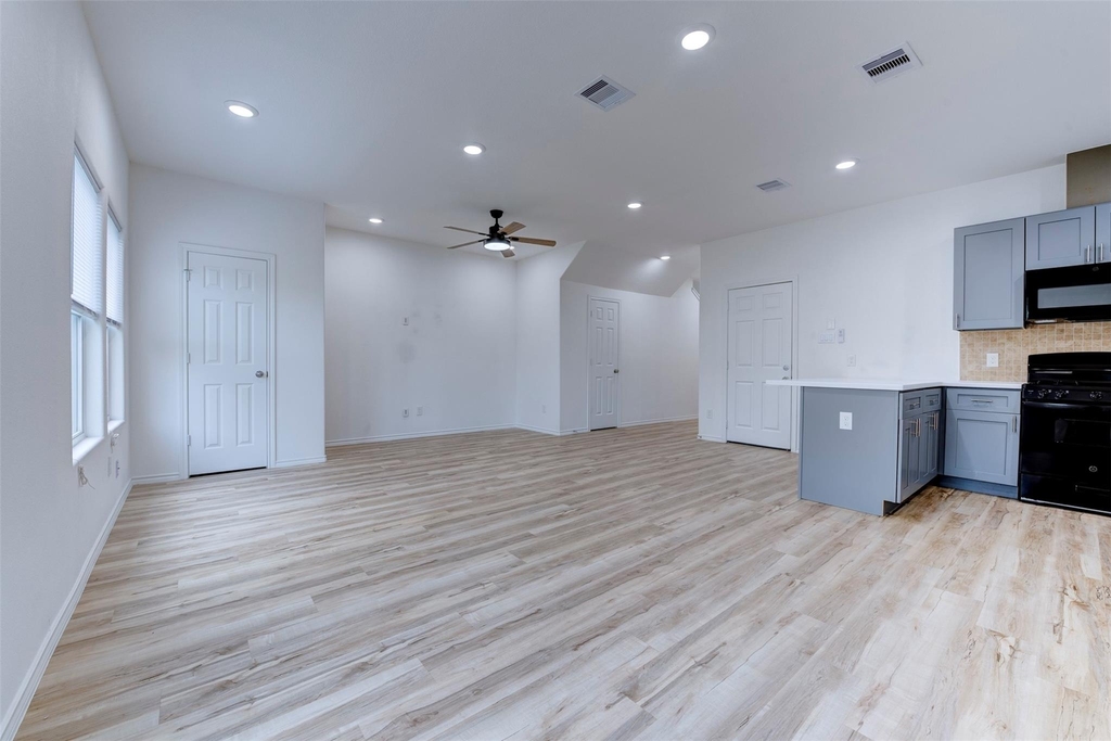 8202 Homewood Lane - Photo 6