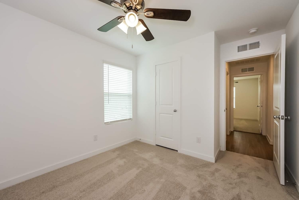 4901 Draper Ridge Drive - Photo 12