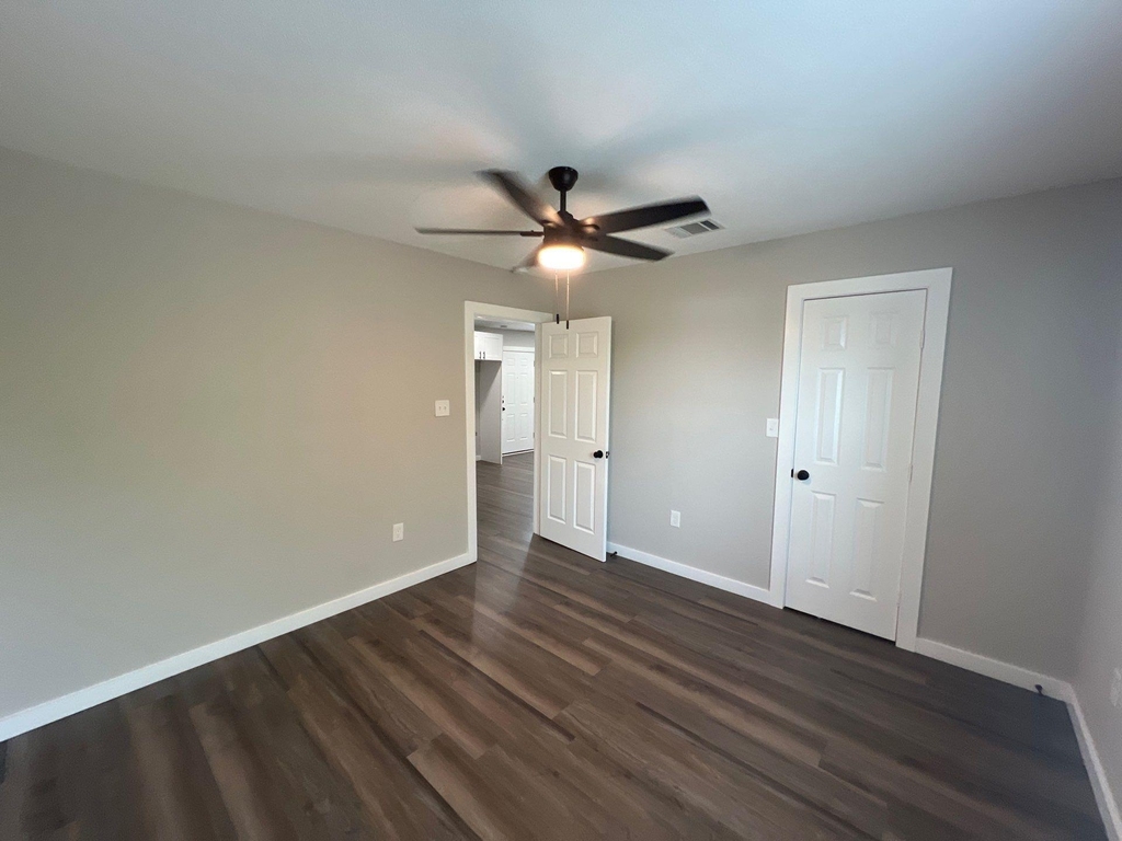 7317 Briefway 1/2 Street - Photo 5