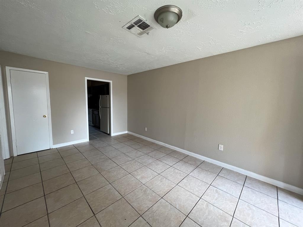 6736 W Fuqua Drive - Photo 2