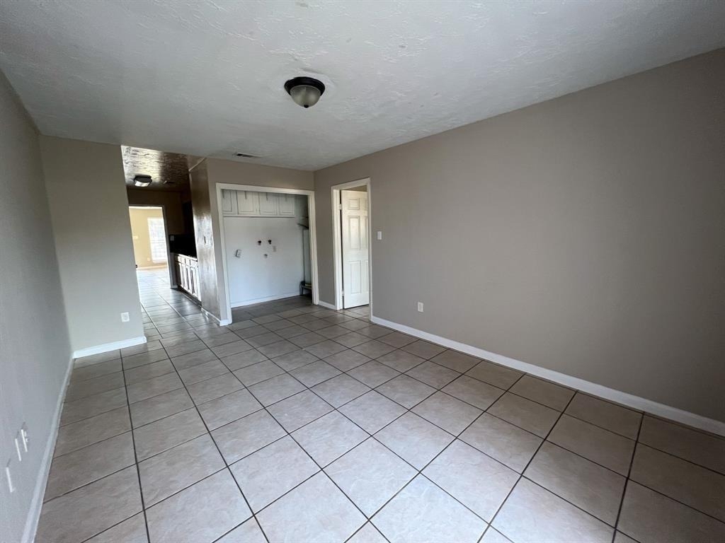 6736 W Fuqua Drive - Photo 10