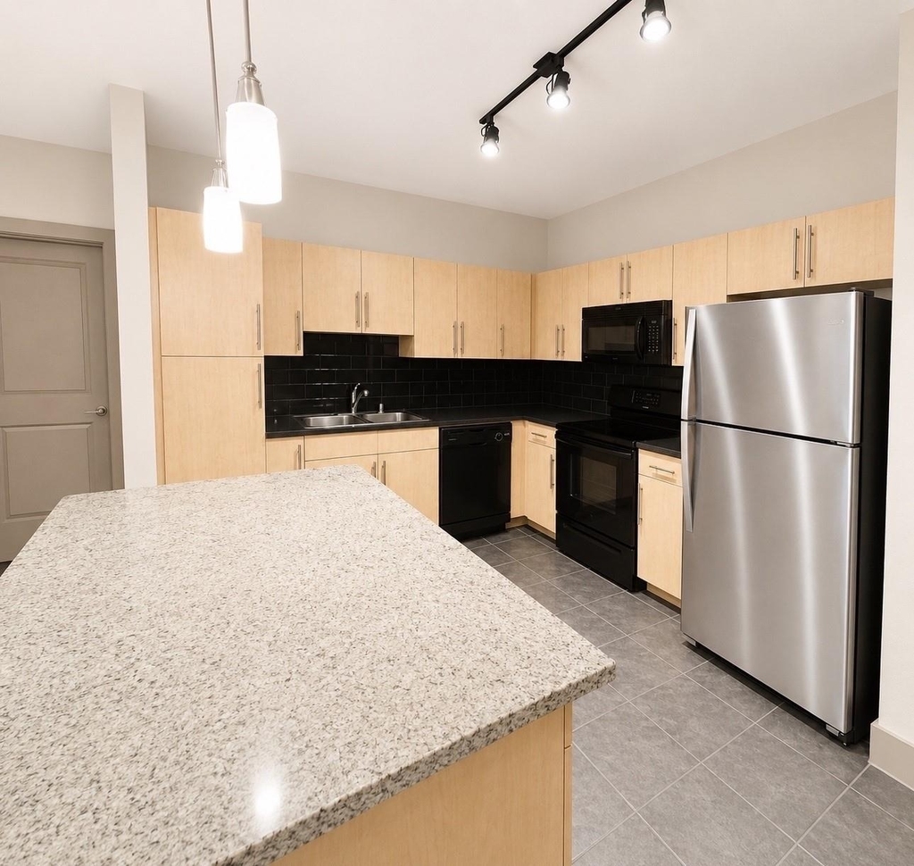 3660 Richmond Avenue - Photo 3