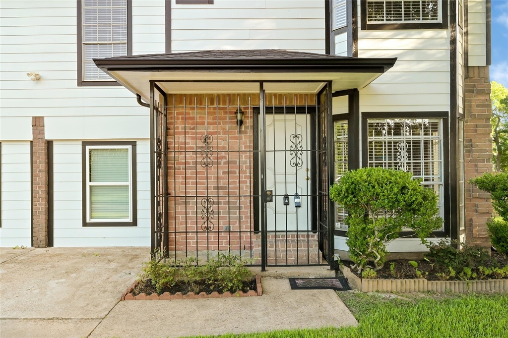 3479 Rockrill Drive - Photo 2