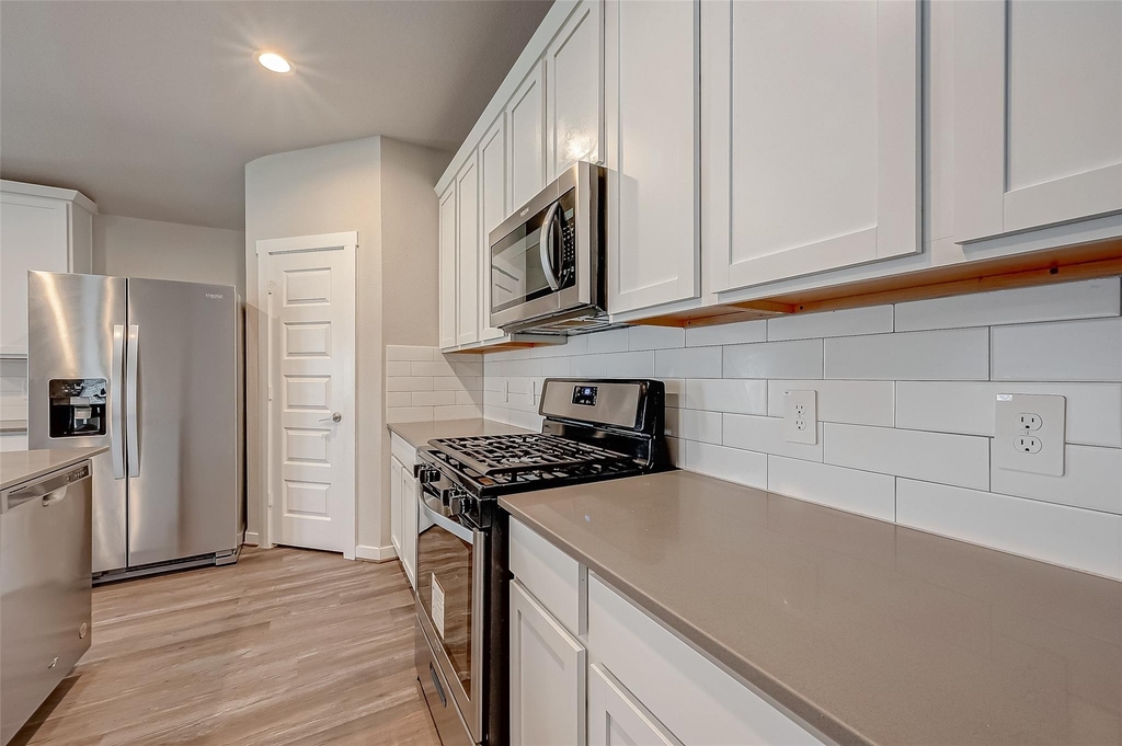 19010 Norbury Park Lane - Photo 5