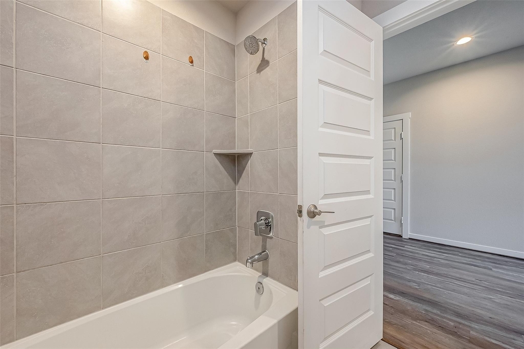 19010 Norbury Park Lane - Photo 18