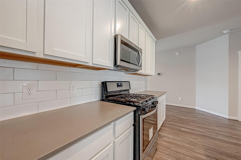 19010 Norbury Park Lane - Photo 6