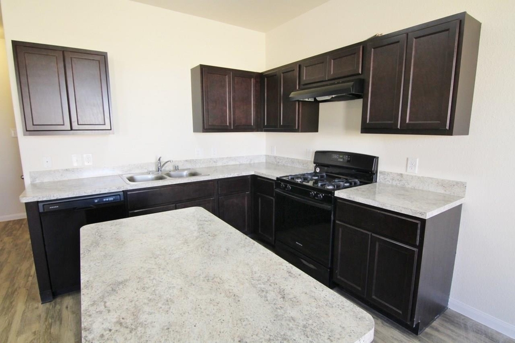 6267 Brenwood Circle - Photo 2