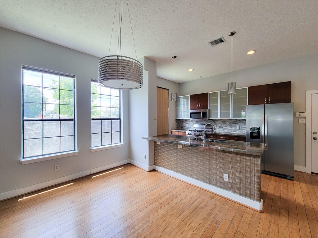 1414 Emancipation Avenue - Photo 7