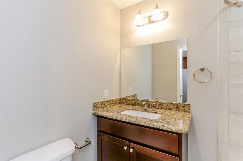 808 1/2 W Main Street - Photo 9