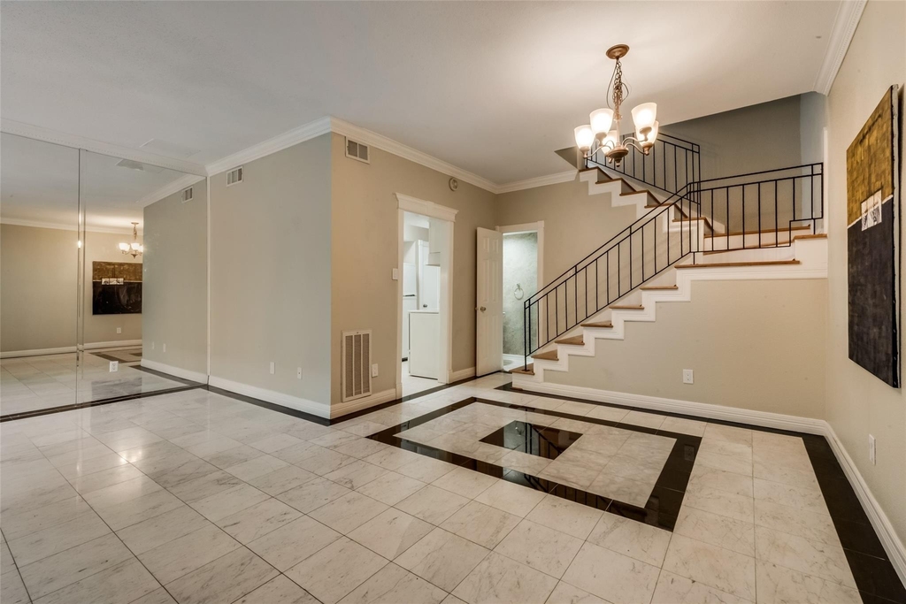 1300 Augusta Drive - Photo 5