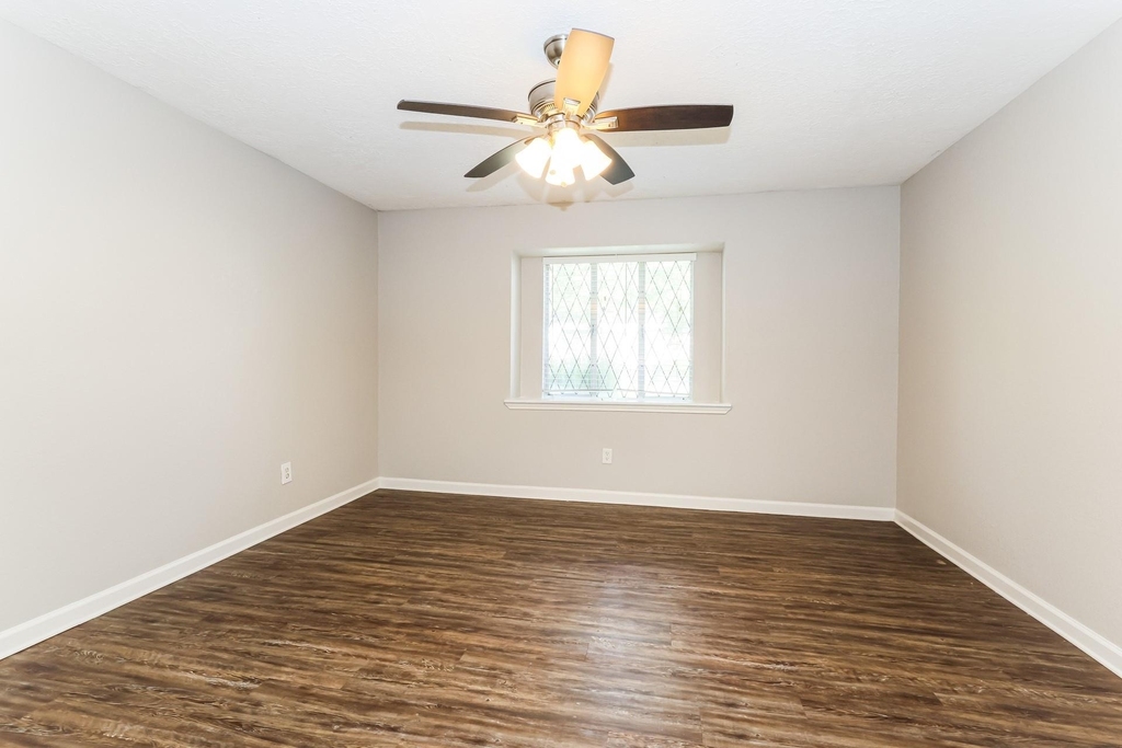 24106 Creekview Drive - Photo 9