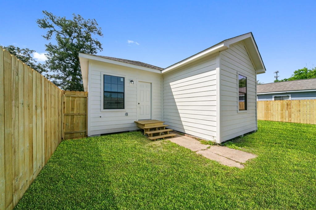 815 Wilkes Street - Photo 33