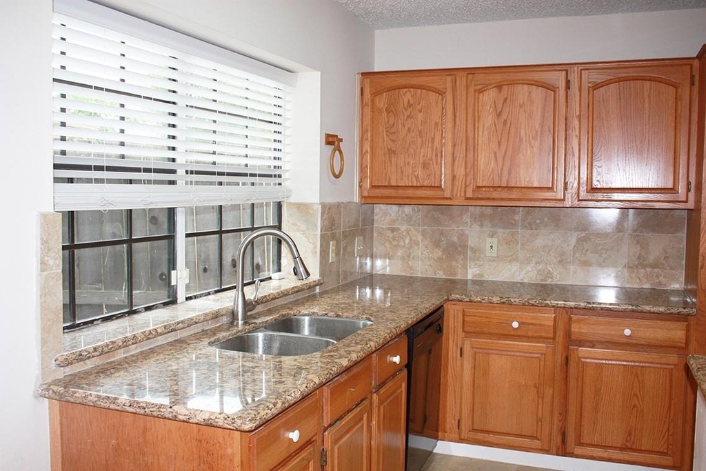 2319 Mill Creek Drive - Photo 3
