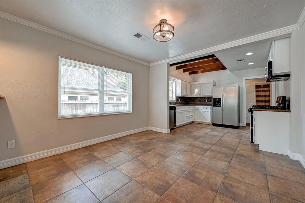 817 Eleanor Street - Photo 9