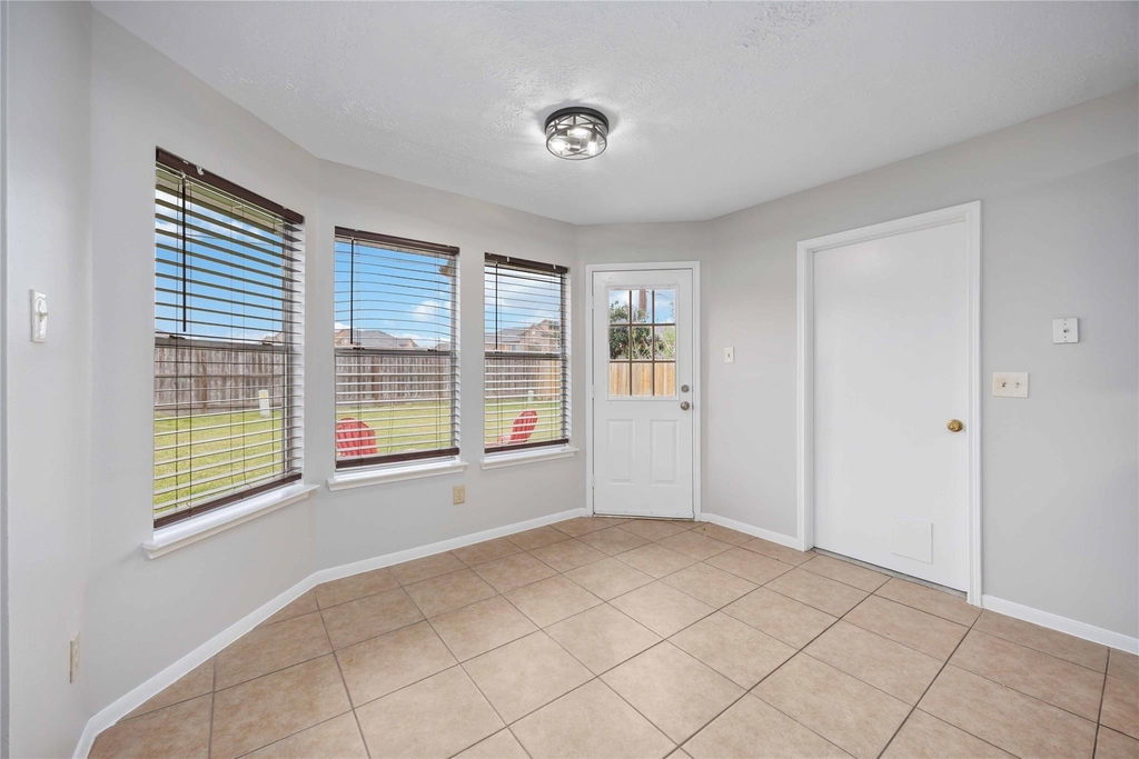 16710 Cheshire Place Drive - Photo 8