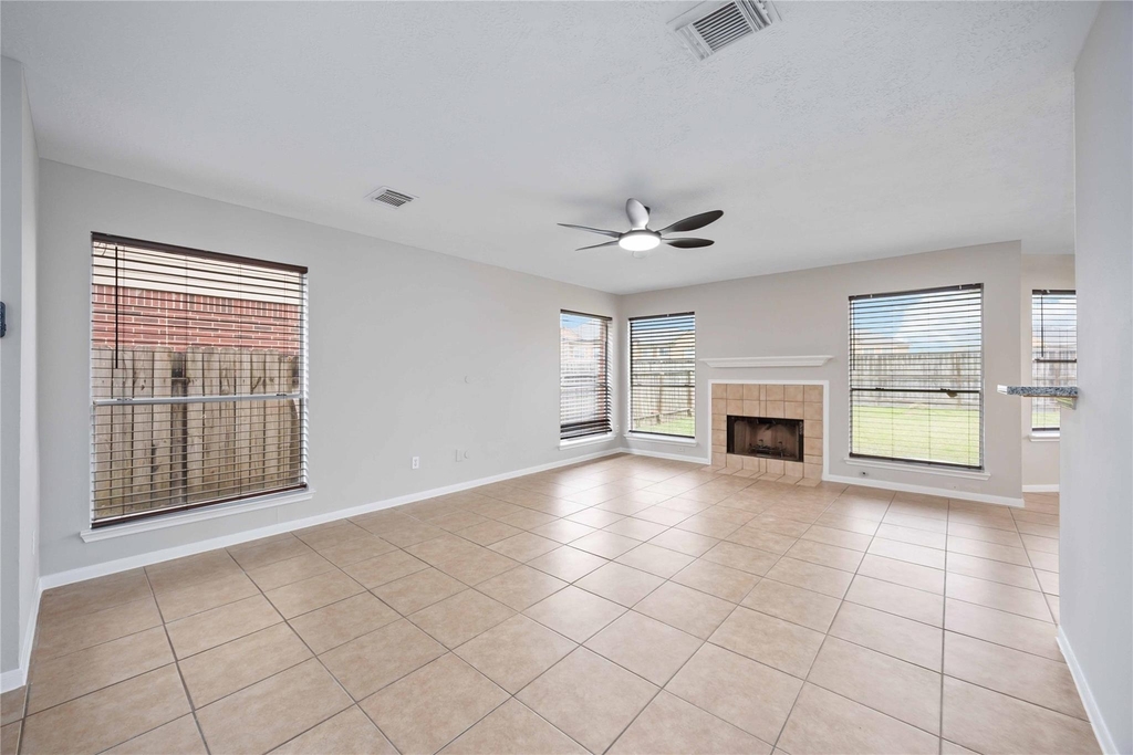 16710 Cheshire Place Drive - Photo 4