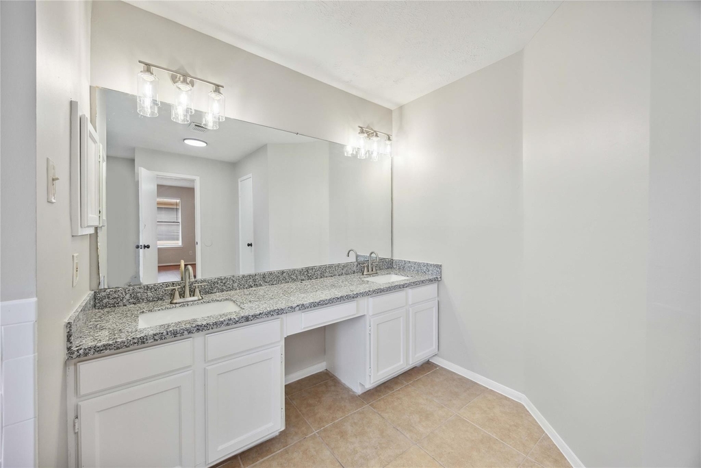 16710 Cheshire Place Drive - Photo 26