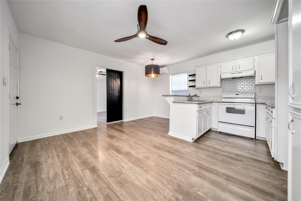 1710 Shelby Street - Photo 1