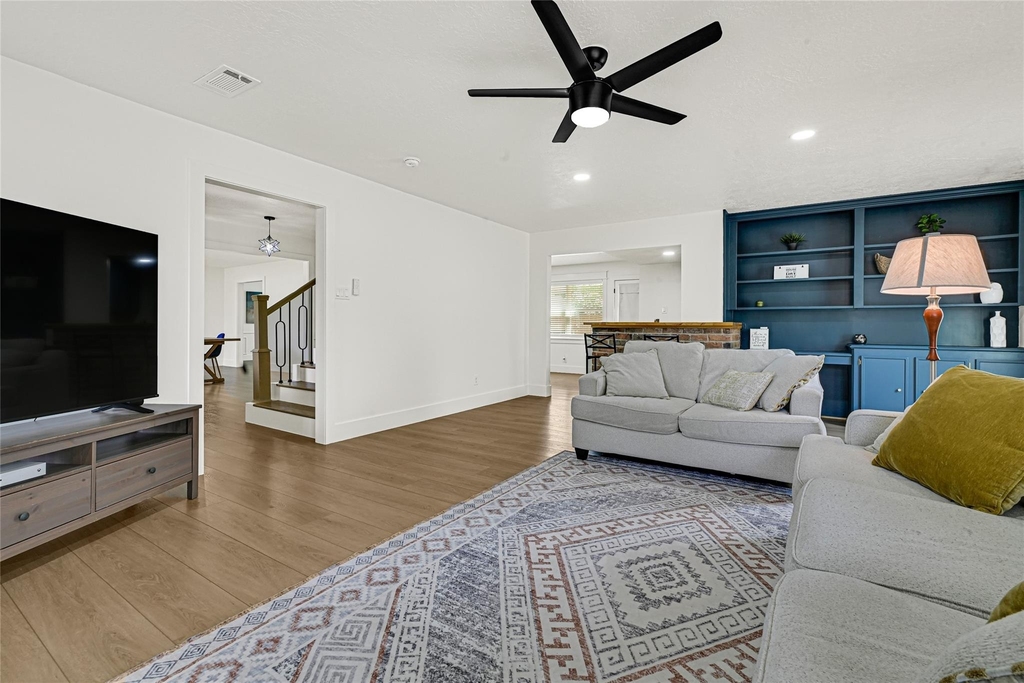 723 Loire Lane - Photo 3
