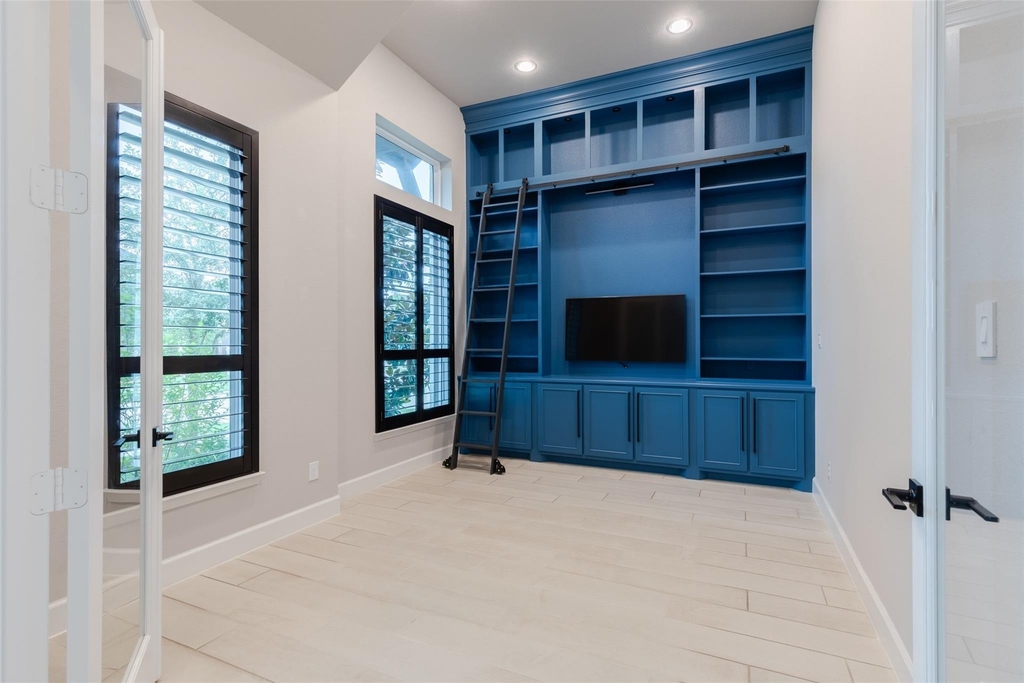 3114 Swift Way - Photo 2