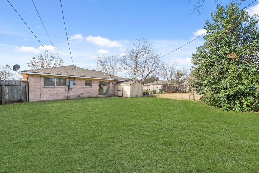 14415 Insley Street - Photo 10