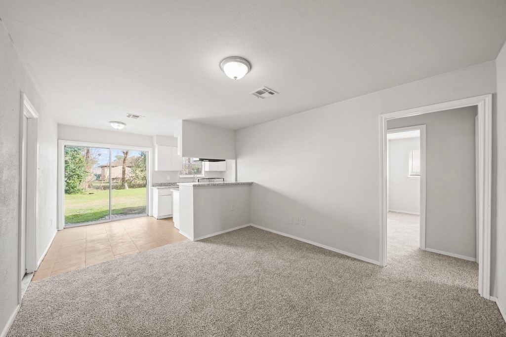 14415 Insley Street - Photo 2