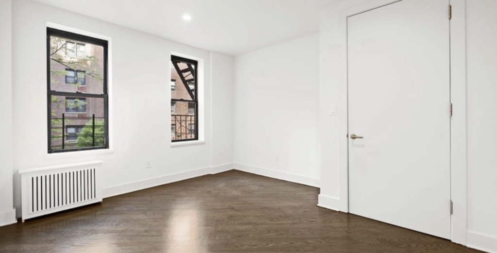 226 East 70th Street - Photo 3